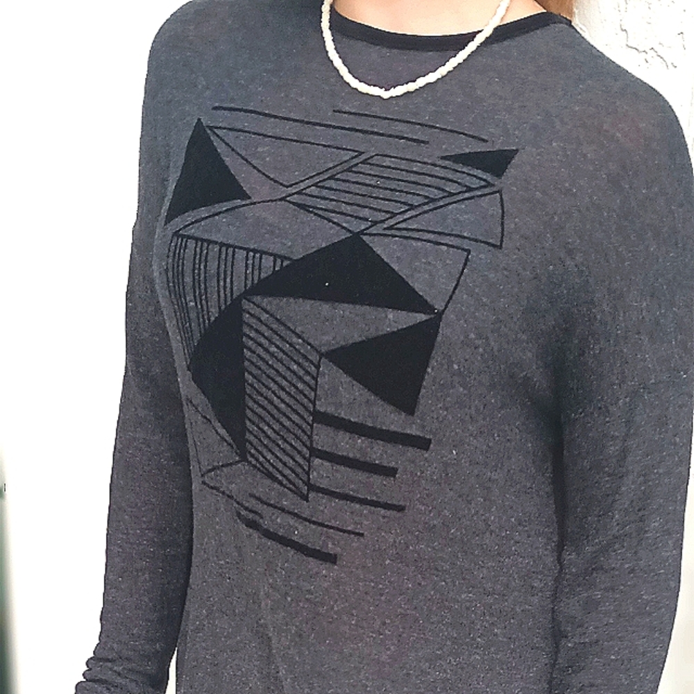 Zara lightweight black & gray long sleeve top with geometric velvet desi…